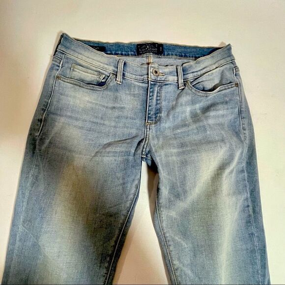 Lucky brand distressed broken in light wash jeans Charlie Skinny size 8… - Picture 1 of 9